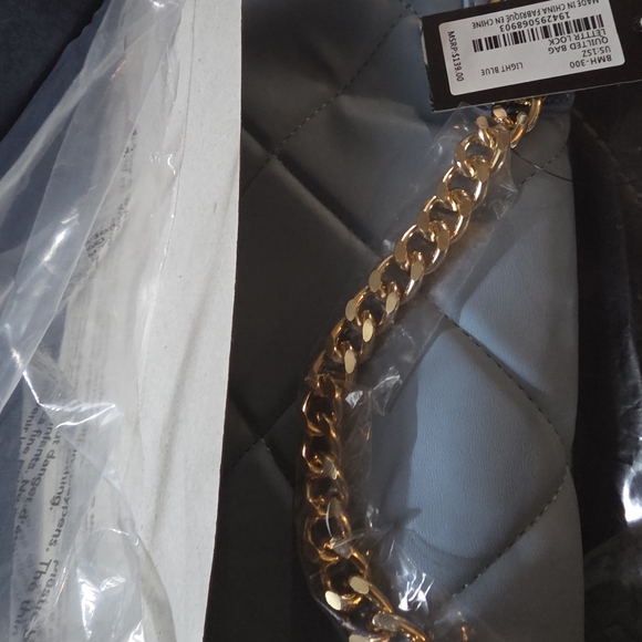 Badgley Mischka Elegant Blue Quilted Shoulder Bag - Picture 3 of 5